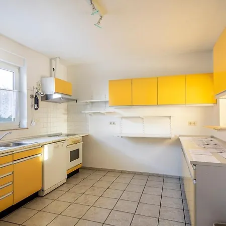 Geraeumiges Haus Mit Sauna & Terrasse, Golf & Messe