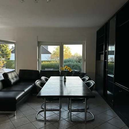 Geraeumiges Haus Mit Sauna & Terrasse, Golf & Messe