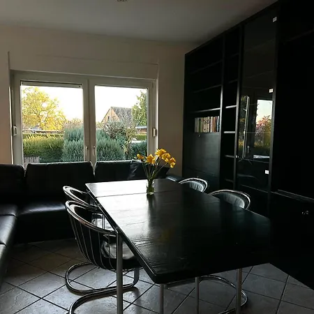 Geraeumiges Haus Mit Sauna & Terrasse, Golf & Messe بيت للعطل