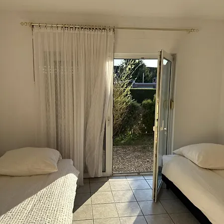 Geraeumiges Haus Mit Sauna & Terrasse, Golf & Messe بيت للعطل لاتزن